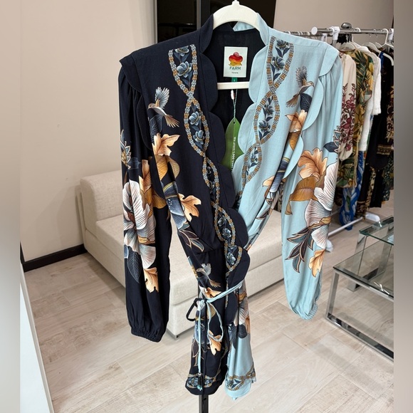 Farm Rio: Mixed Snake Garden Wrap Wavy
Mini Dress - Picture 10 of 11